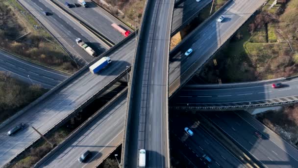 Brittiska Motorvägar M25 Och Motorvägar Interchange Aerial View — Stockvideo