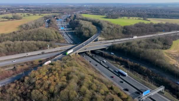 M25 Reino Unido Intercambio Autopistas Rush Hour Vista Aérea — Vídeos de Stock