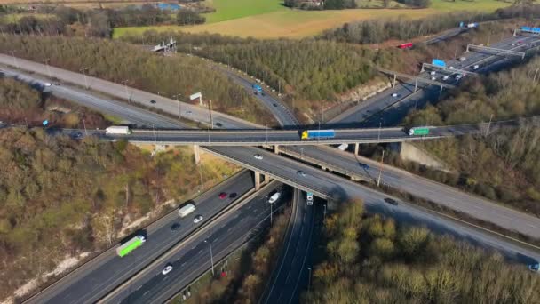 M25 Reino Unido Intercambio Autopistas Rush Hour Vista Aérea — Vídeos de Stock