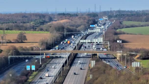 M25 Motorway Junction Vehicles Driving Aerial View — Stockvideo