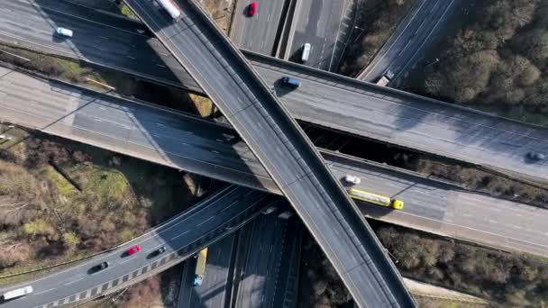 Autópálya Váltási Csomóponton Közlekedő Rush Hour Vehicles Aerial View — Stock videók