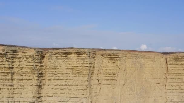イングランド西湾沿いの砂岩岩層崖 — ストック動画