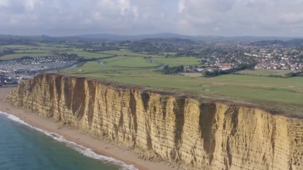 West Bay Sandstone Cliffs Widokiem Morze Anglii — Wideo stockowe