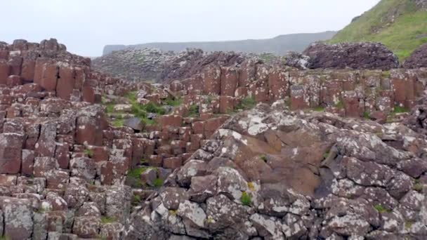 Hexagonal Basalt Rock Formation Giant Causeway Nordirland — Stockvideo