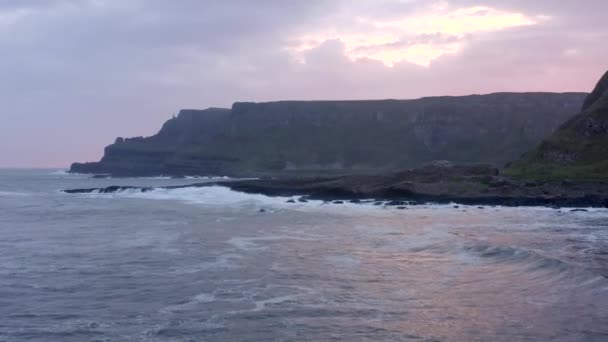 Salida Del Sol Calzada Del Gigante Irlanda Del Norte — Vídeos de Stock