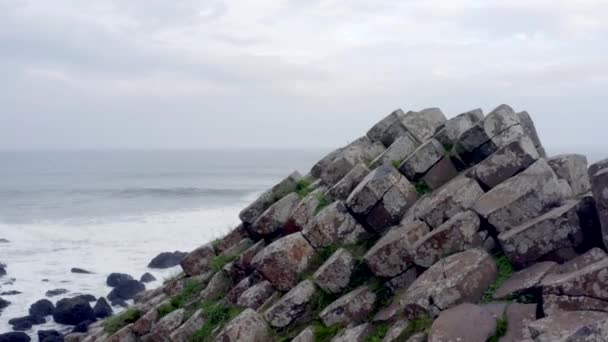 Formación Hexagonal Roca Basalto Calzada Del Gigante Irlanda Del Norte — Vídeo de stock