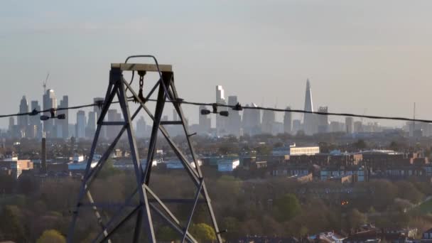 Pylon Energia Elétrica Vista Aérea Horizonte Londres — Vídeo de Stock