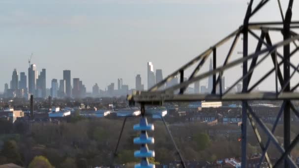 London Skyline Obscurcie Par Cylindre Électricité — Video