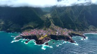 Seixal Belediyesi Madeira Portekiz 'de Volkanik Akış üzerine kuruldu