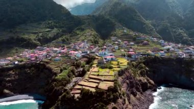 Seixal Belediyesi Madeira Portekiz 'de Volkanik Akış üzerine kuruldu