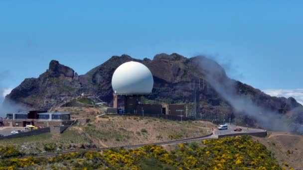 Mountain Radar Station Madeira Atop Pico Areeiro — Stock video