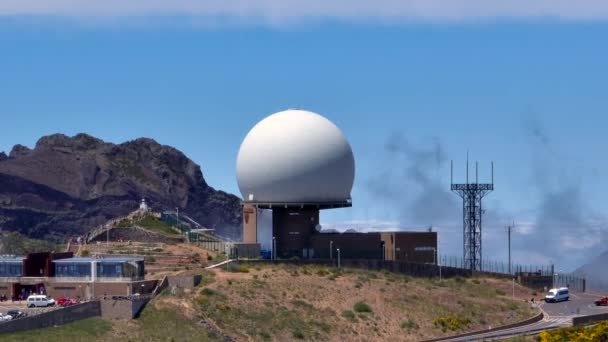 Militärische Radarstation Aus Der Vogelperspektive — Stockvideo