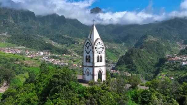 Piękna Kaplica Wieża Zegarowa Sao Vicente Madera — Wideo stockowe