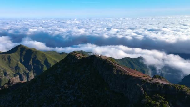 夏のピコ ルヴォ サミット マデイラで最も高い山 — ストック動画