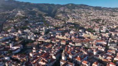 Madeira 'da Sunset Aerial View' da Funchal Şehri.
