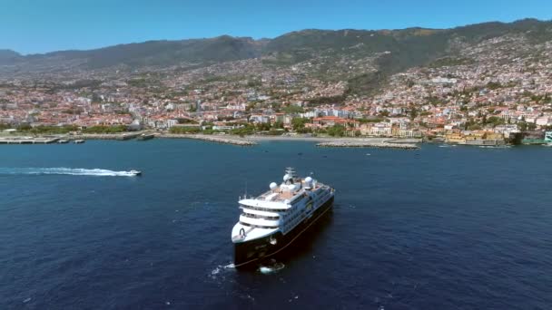 Crucero Que Entra Puerto Funchal Vista Aérea Verano — Vídeos de Stock
