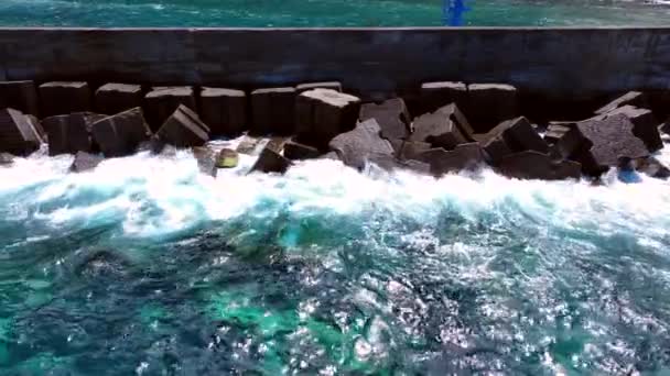 Concrete Breakwater Proteggere Costa Dall Erosione — Video Stock