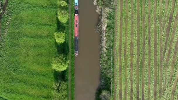 英国的运河与系泊船的空中景观 — 图库视频影像