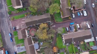 Birmingham 'ın Kenar Mahalle Sükuneti, Evlerin ve Banliyö Sokaklarının Havadan Bakışı
