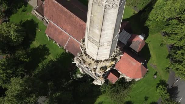 Όμορφη Παλιά Εκκλησία Στην Αγγλία Aerial View — Αρχείο Βίντεο