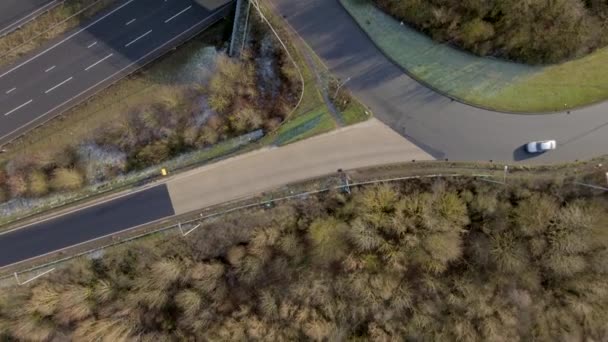 Køretøjer Kørsel Britisk Motorvej Junction Aerial View – Stock-video