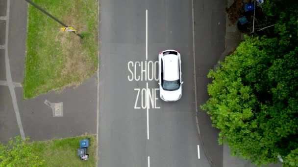 Trafikmärkningar Och Fordon För Skolsäkerhet — Stockvideo