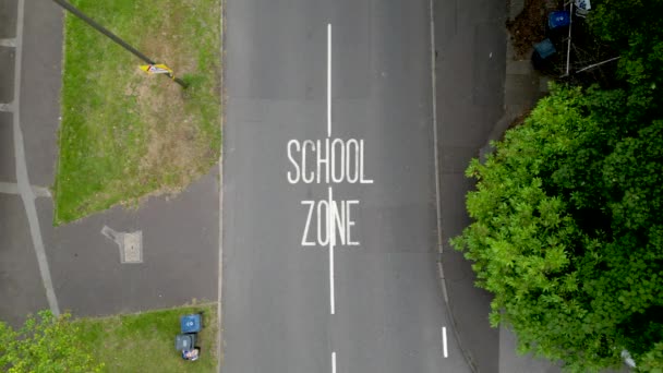 Veiligheid School Wegmarkeringen Voertuigen Autorijden — Stockvideo