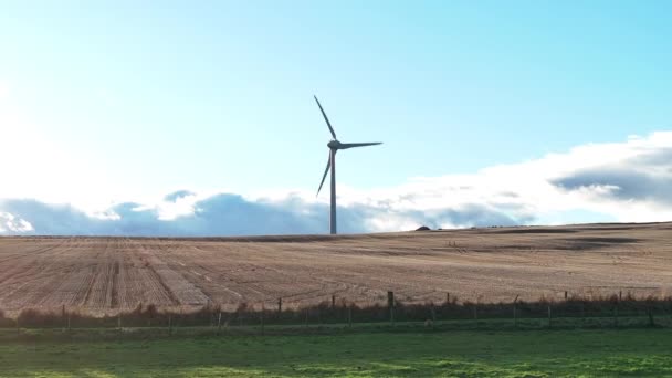 Onshore Wind Farm Turbine Countryside Aerial View — Vídeo de stock