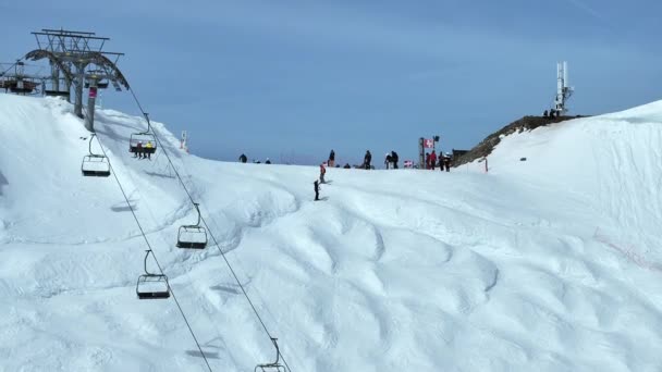 Sviçre Seddi Kayağı Korkunç Bir Moğol Uçağı Görünümü Çalıştırıyor — Stok video