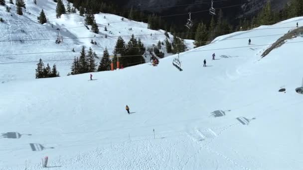 Skiers Snowboarders Using Chairlift Ascend Mountain — Wideo stockowe