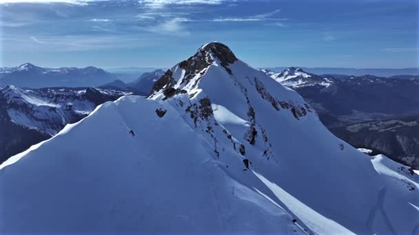 Vuoristoinen Maisema Antenni Näkymä Luminen Ranskan Alpit — kuvapankkivideo