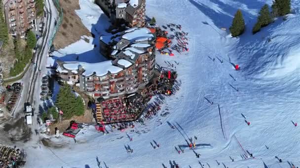 Apres Ski Franska Alperna Flygfoto — Stockvideo