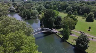 Bedford 'daki Büyük Ouse Nehri' ni kaplayan Köprü.