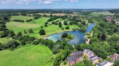 Güneşli bir günde St. Albans 'taki Verulamium Parkının Hava Görüntüsü