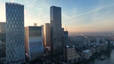 Londra Havacılık Manzarasında Kanarya Rıhtımı Gökdelenleri