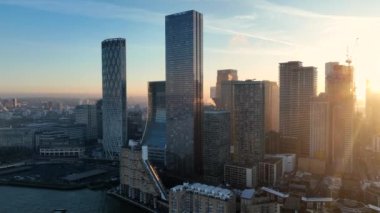 Londra 'da Gündoğumunda Kanarya Rıhtımında gökdelenler