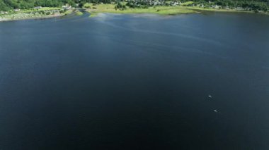 Glencoe Köyü ve Leven Gölü İskoçya Yazın