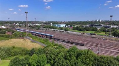 Yük Treni ve Lokomotifli Demiryolu Yanları Hava Görünümü