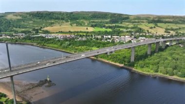 Glasgow 'da Clyde Nehri' ni kaplayan Araç Köprüsü