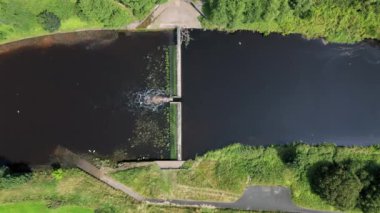 Küçük Nehir Weir Su Tutucu Hava Görüntüsü