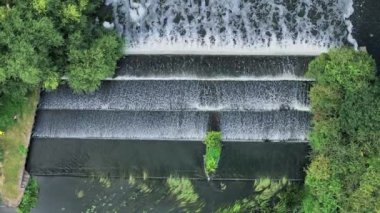 Weir Nehri Suyu Kontrol Ediyor Uçan Hava Görüntüsü