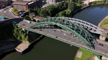 Sunderland 'daki Wearmouth Köprüsü Nehri genişletecek Hava Manzarası Giyin