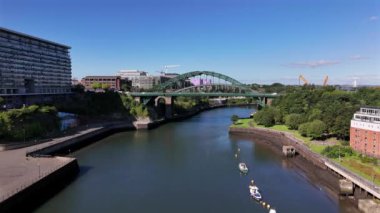 Sunderland 'daki Wearmouth Köprüsü Nehri genişletecek Hava Manzarası Giyin