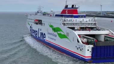 Liverpool, İngiltere, Ağustos 2024: Stena Line Feribotu Liverpool 'dan ayrılıyor
