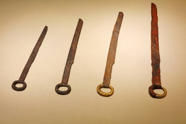 Antik Çin demirinden eserler, ortaya çıkarılmış kültürel kalıntılar.