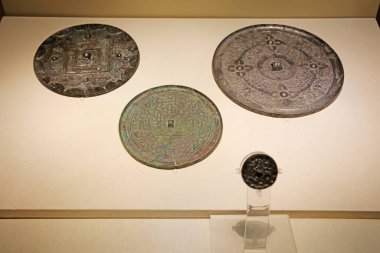 Antik Çin bronz kapları, ortaya çıkarılmış kültürel kalıntılar.