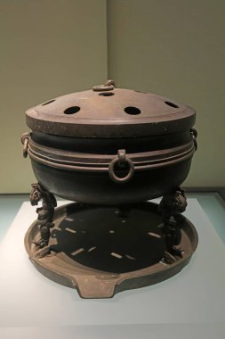 Antik Çin bronz kapları, ortaya çıkarılmış kültürel kalıntılar.