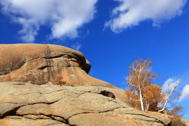 Keshiketeng World Geopark, Moğolistan 'daki Qingshan Park' ın doğal manzarası.