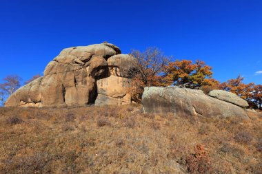 Keshiketeng World Geopark, Moğolistan 'daki Qingshan Park' ın doğal manzarası.