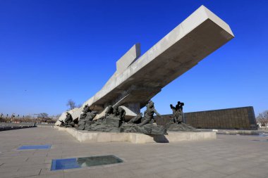 Tangshan - 5 Aralık 2017: Tangshan depremi park heykelini, Tangshan şehrini, hebei eyaletini, Çin 'i harap etti